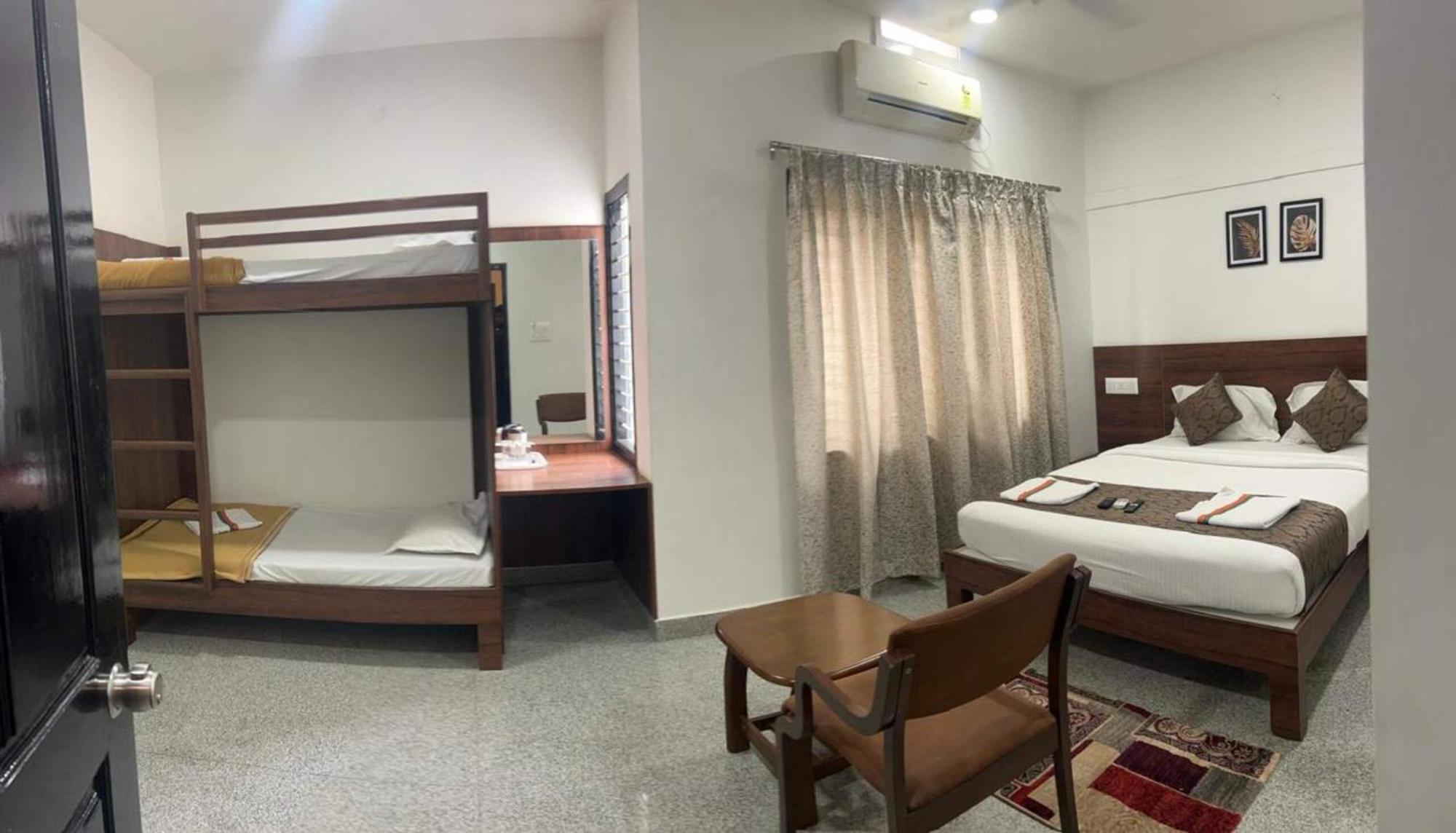 Hotel Queens Comfort Майсуру Екстер'єр фото