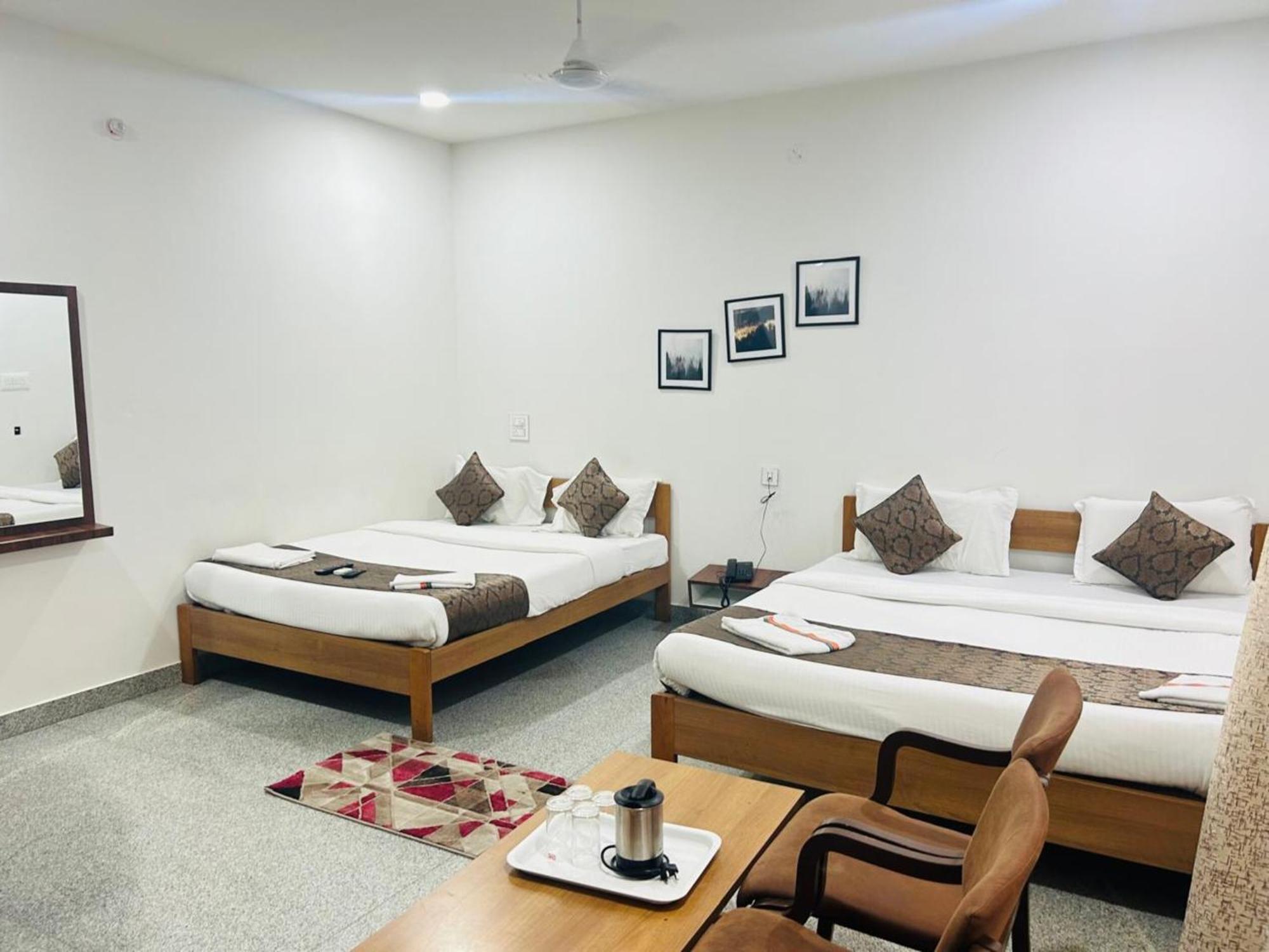 Hotel Queens Comfort Майсуру Екстер'єр фото