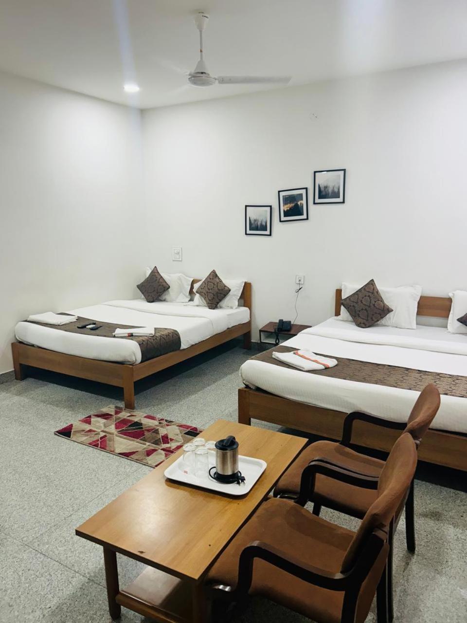 Hotel Queens Comfort Майсуру Екстер'єр фото