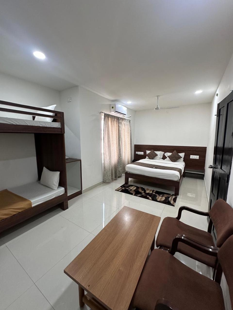 Hotel Queens Comfort Майсуру Екстер'єр фото