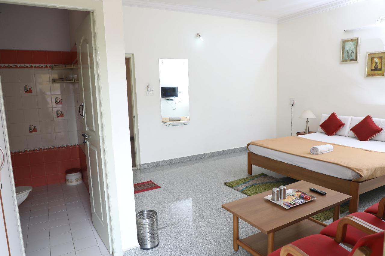 Hotel Queens Comfort Майсуру Екстер'єр фото